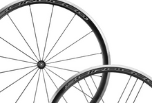 Load image into Gallery viewer, Campagnolo Scirocco Wheelset - 700, QR x 100/130mm, Black, Clincher
